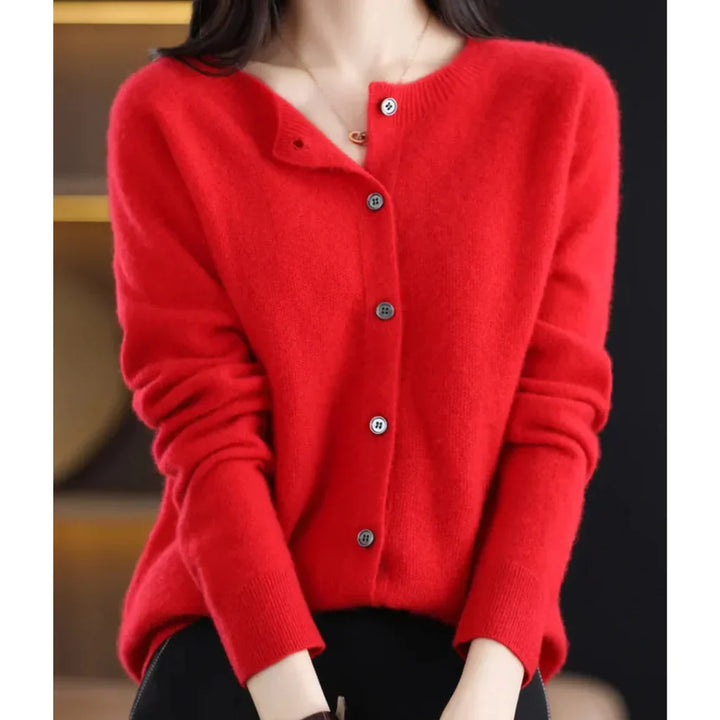 Anouk rode wollen cardigan met knoopsluiting, close-up
