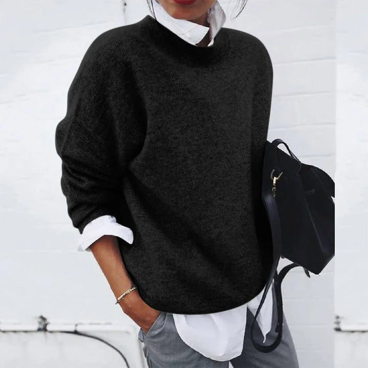 Anouk oversized gebreide trui in zwart, gedragen close-up