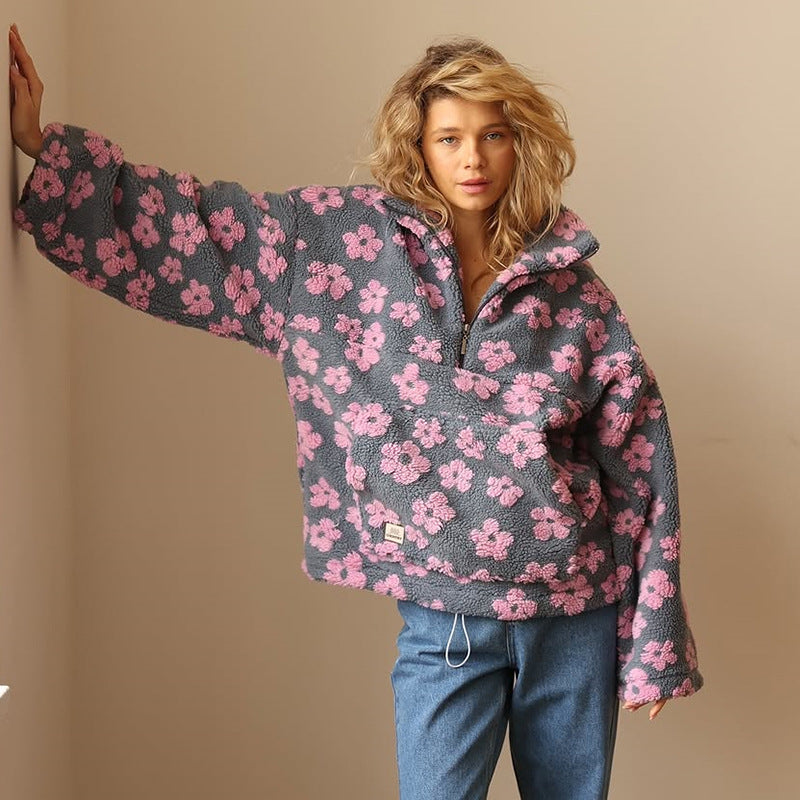 Bente bloemenprint fleece trui in roze tinten, vooraanzicht