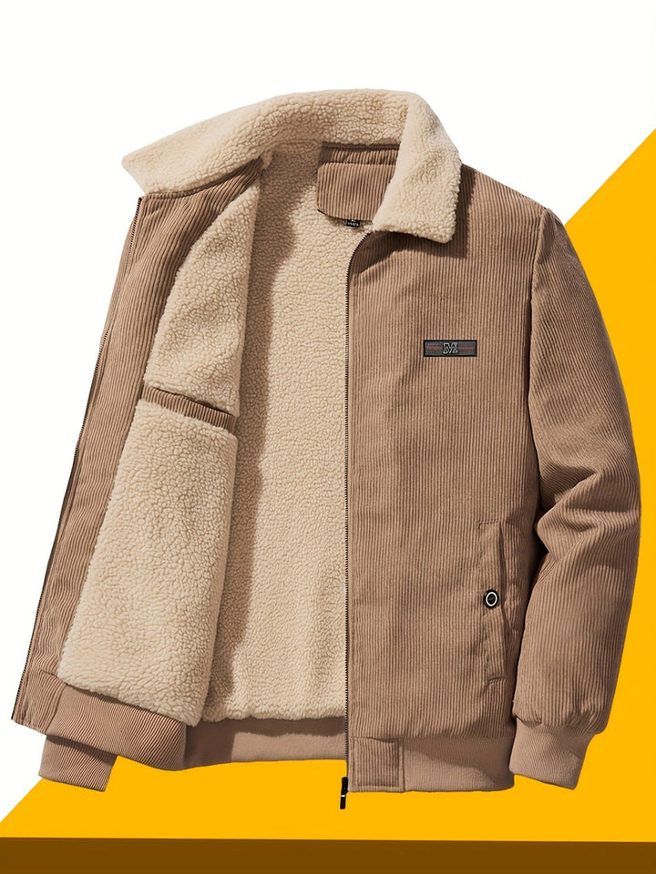 Daan corduroy bomberjack in beige, driekwart vooraanzicht
