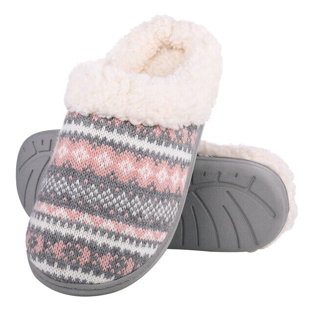Elin gebreide sloffen met roze motief, close-up van de pantoffel