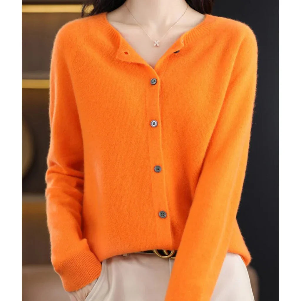 Esmee ronde hals cardigan in oranje, vooraanzicht