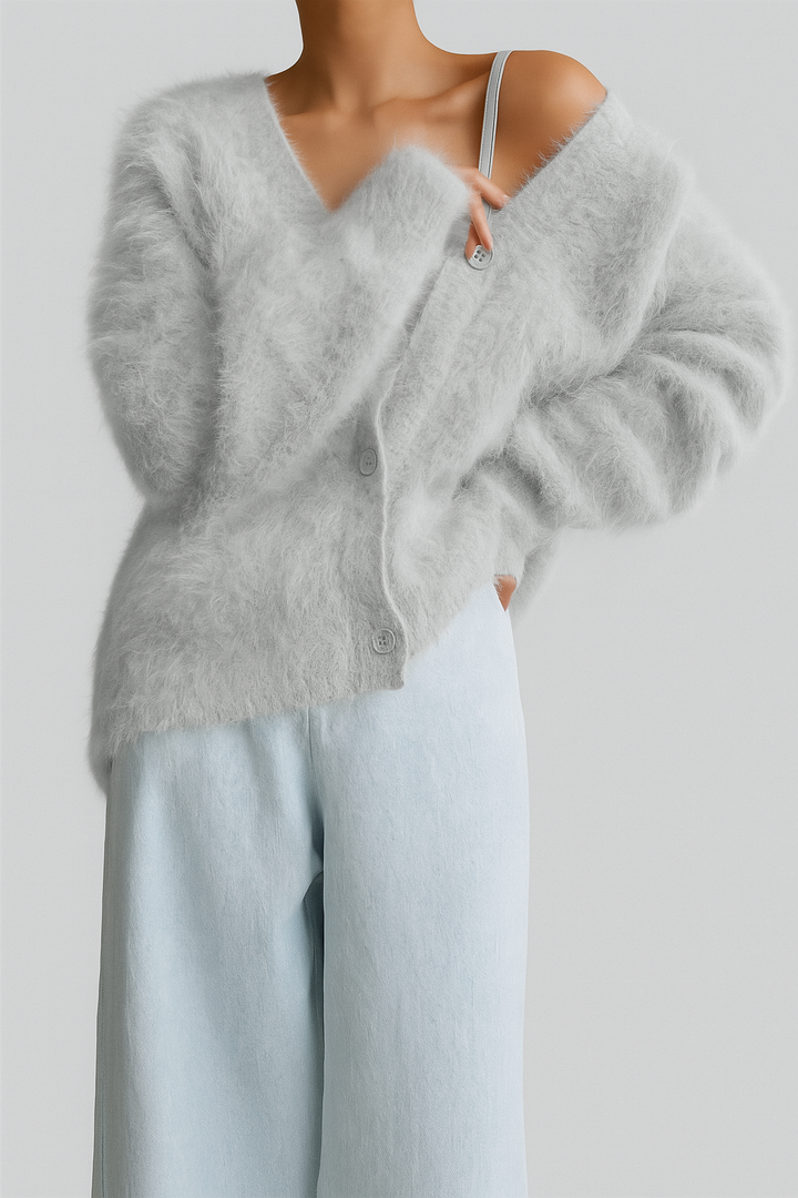 Femke ribgebreid vest met V-hals en knoopsluiting, close-up vooraanzicht