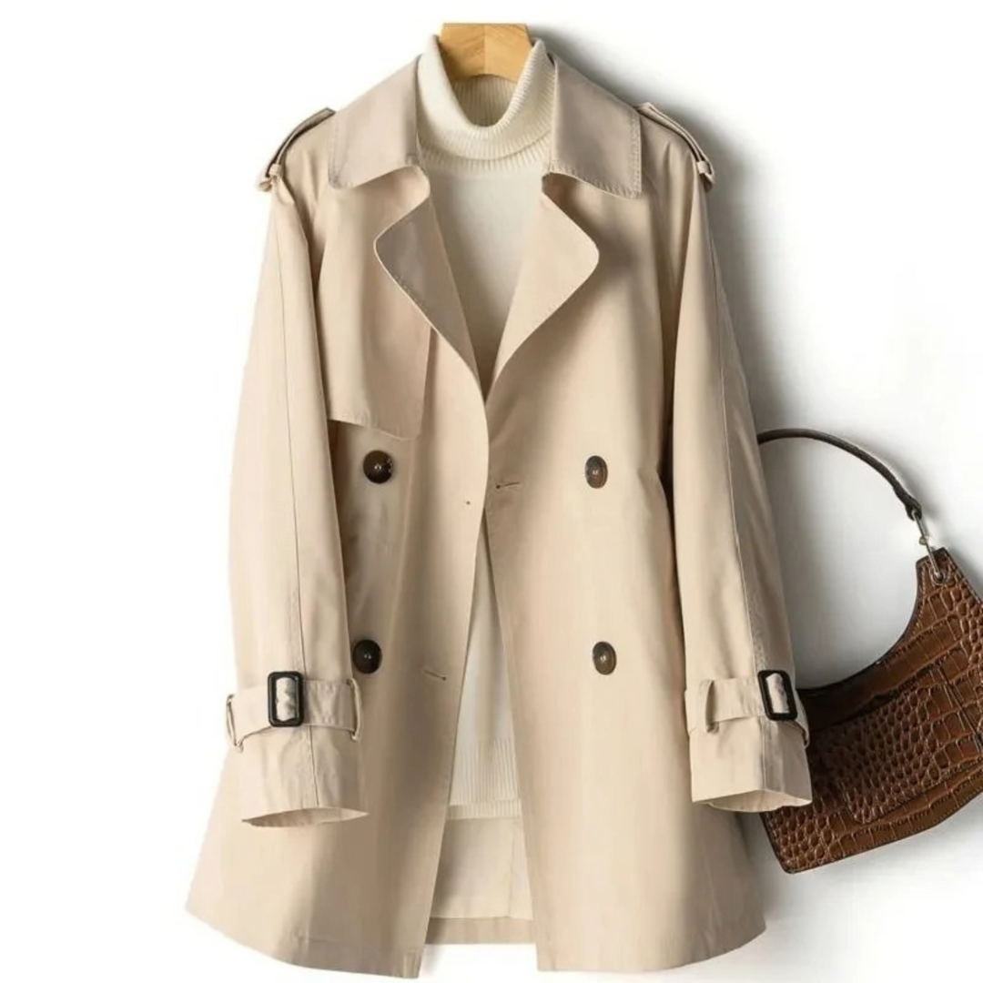 Fenna beige lange trenchcoat met reverskraag, vooraanzicht