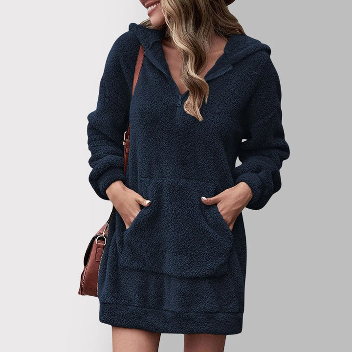 Fleur fluffy hooded winterjurk in donkerblauw, vooraanzicht