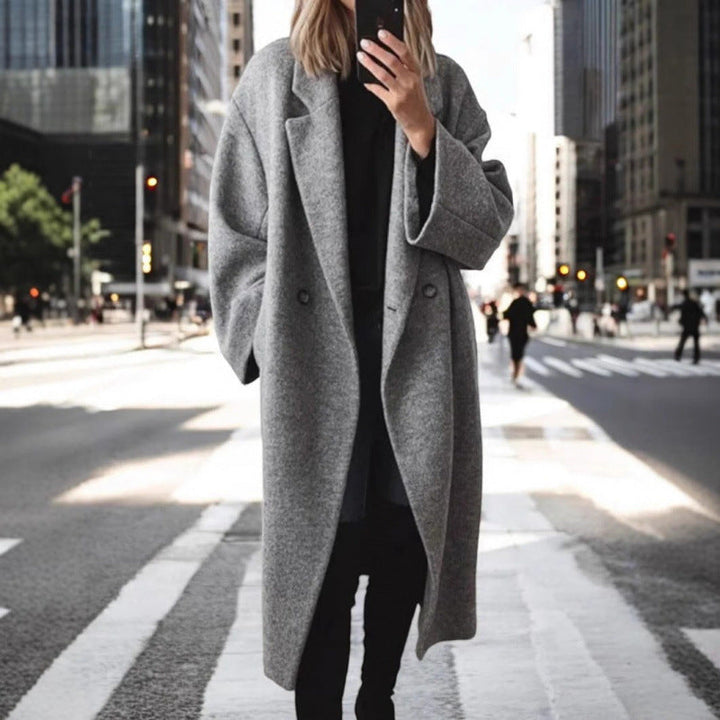 Fleur oversized wollen mantel in grijs, vooraanzicht op straat
