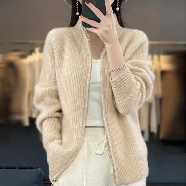 Iris beige ribgebreid vest met rits, vooraanzicht