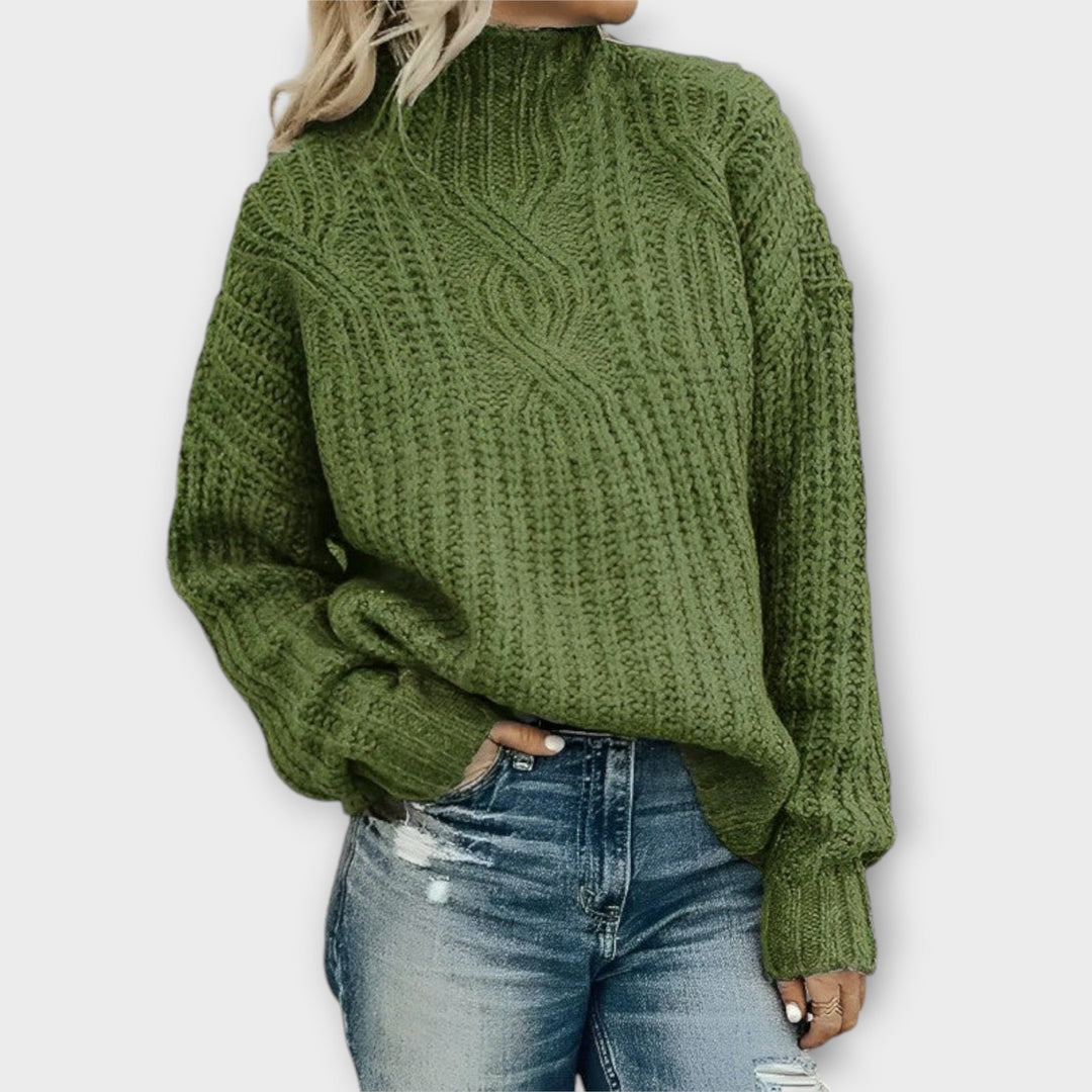 Loes groene gebreide oversized coltrui met kabelpatroon, vooraanzicht