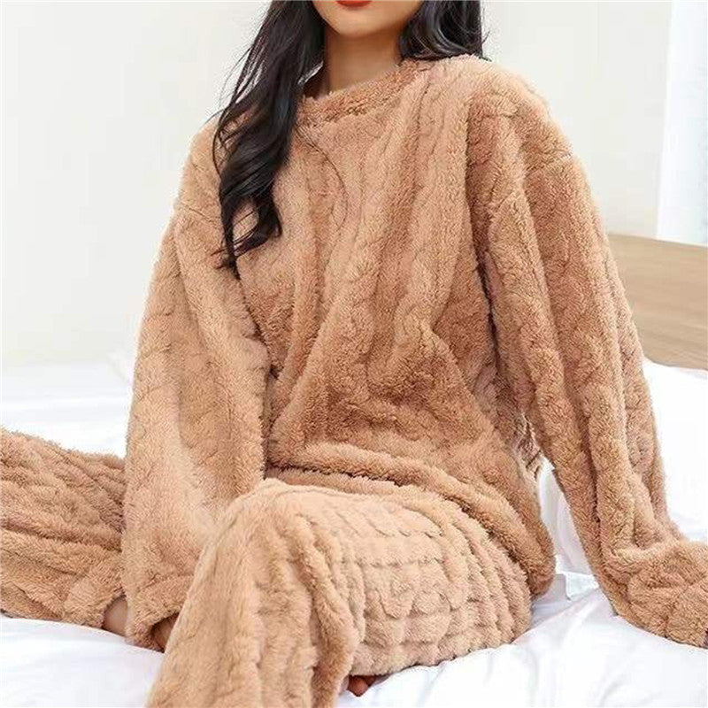 Marit fleece pyjama set in bruin, vooraanzicht