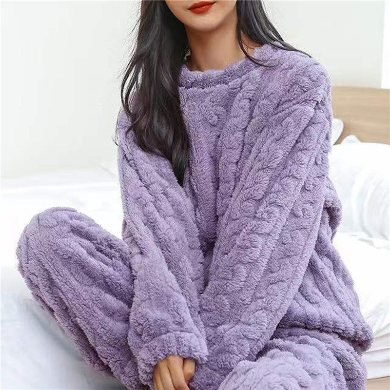Marit fleece pyjama set in lila, close-up bovenlichaam