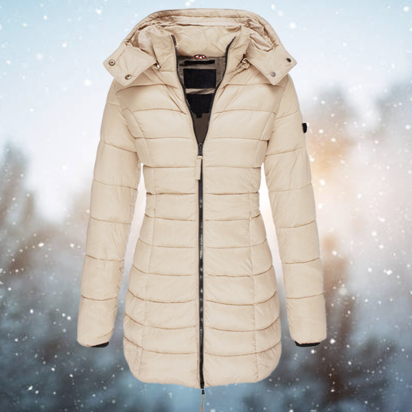 Marit lange gewatteerde winterjas met capuchon in beige, vooraanzicht