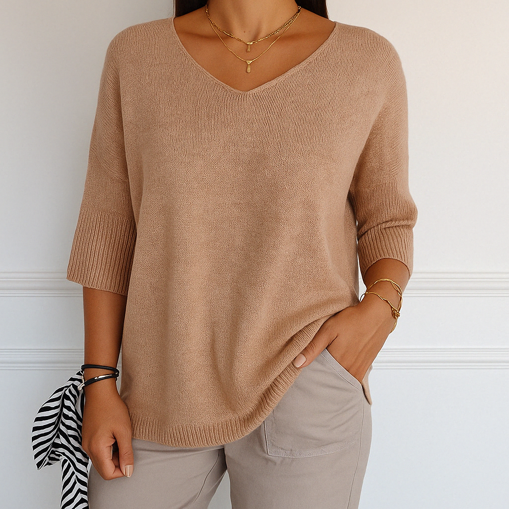 Marit beige V-hals pullover met korte mouwen, vooraanzicht