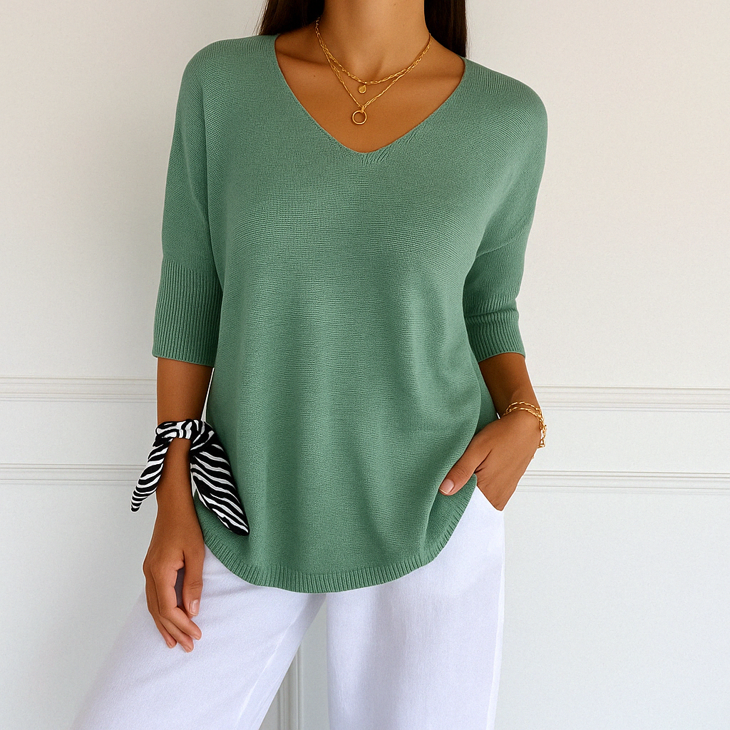 Marit groene V-hals pullover met korte mouwen, vooraanzicht
