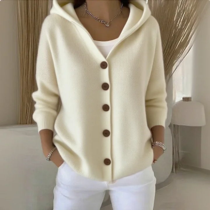 Nadia beige capuchonvest met knoopsluiting, vooraanzicht
