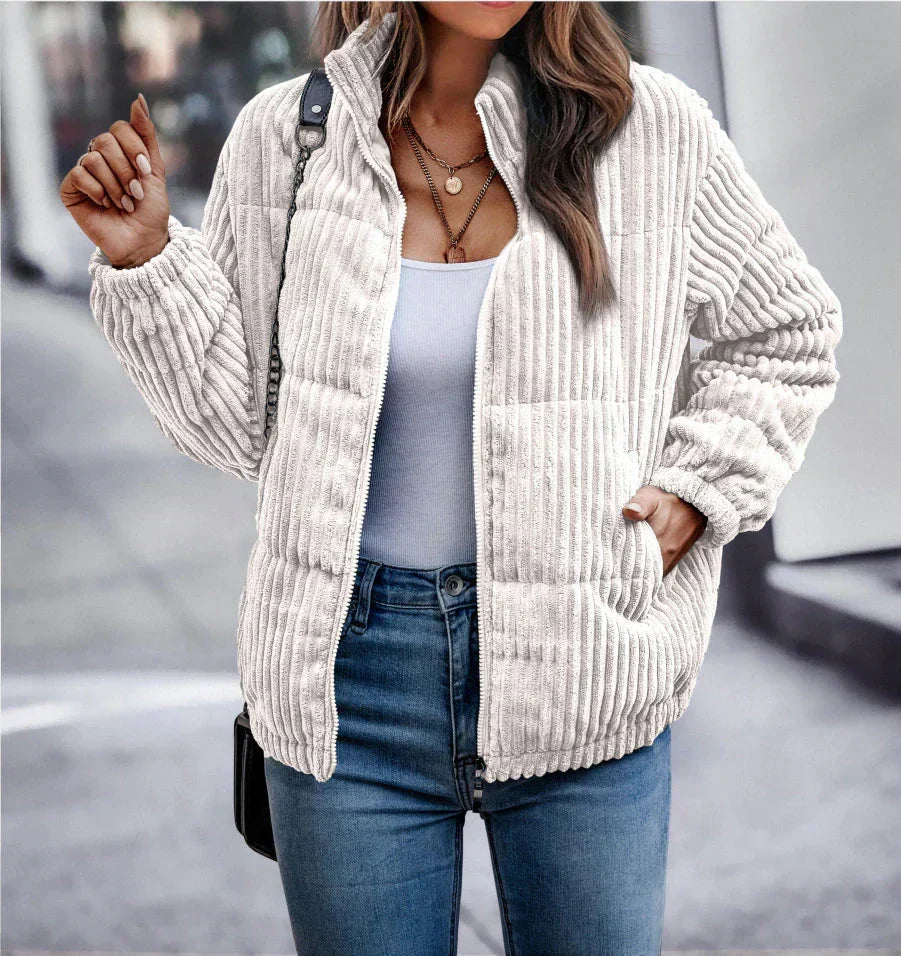 Noor beige ribgebreide puffer jas, vooraanzicht