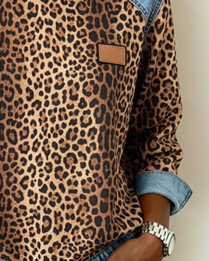Roosmarijn sweater zijaanzicht met denim manchet detail
