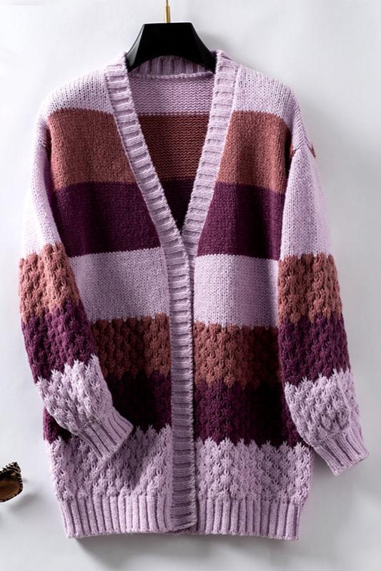 Sanne gestreepte oversized cardigan in paarse kleurstelling, uitgestald