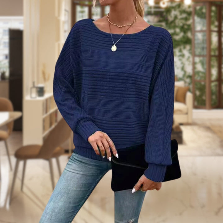 Sanne ronde hals rib trui met vleermuismouwen, vooraanzicht blauw